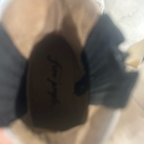 Free People boots, no wear, small stain/penny. Sz 41 ( 11US) James chunky - Picture 8 of 12